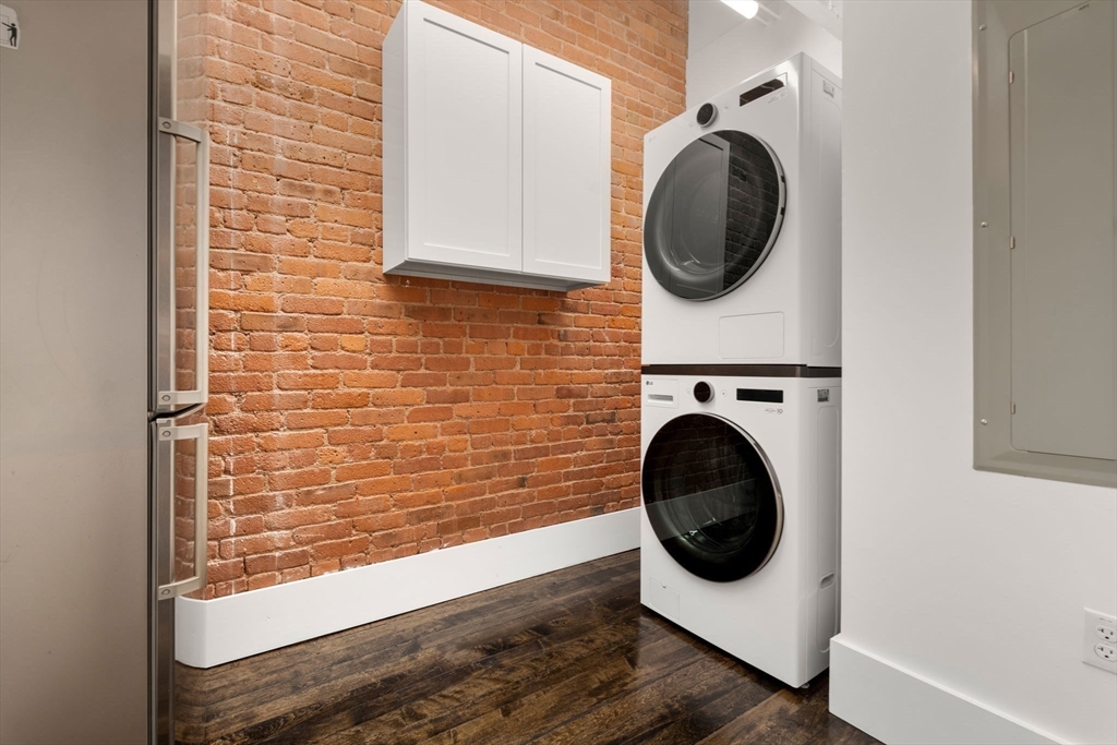 190 High Street, Unit 5 Boston, MA 02110 - Photo 9 of 11