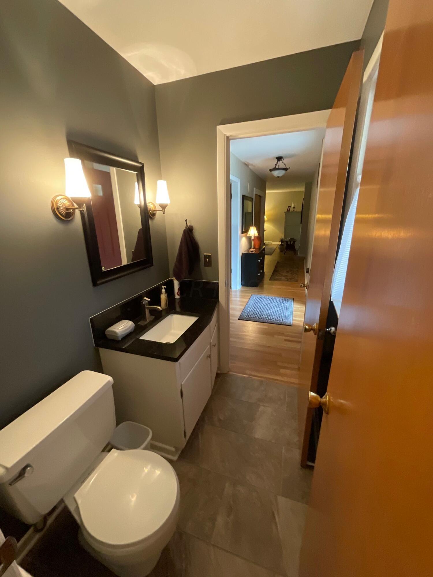 5855 Rocky Rill Road Columbus, OH 43235 - Photo 23 of 38 Half Bath 1