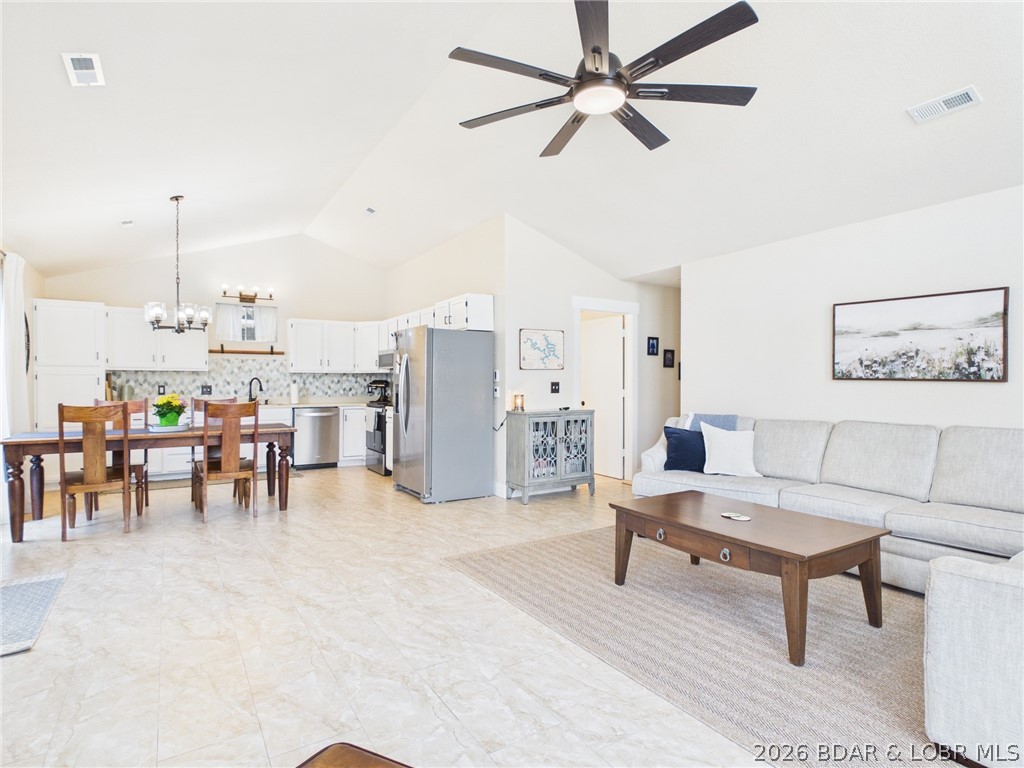 33433 Englewood Road Sunrise Beach, MO 65079 - Photo 9 of 54