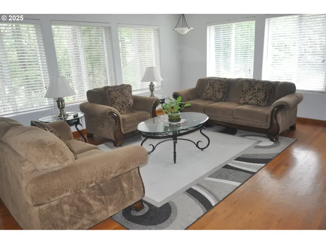 $750,000 | 4215 Mt Reuben Road, Glendale, OR 97442