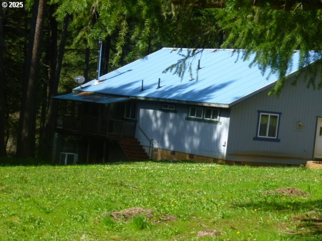 4215 Mt Reuben Road Glendale, OR 97442 - Photo 2 of 46