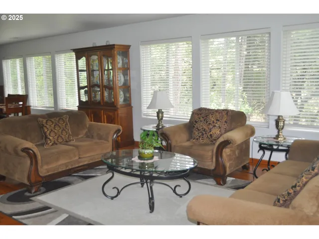 $750,000 | 4215 Mt Reuben Road, Glendale, OR 97442