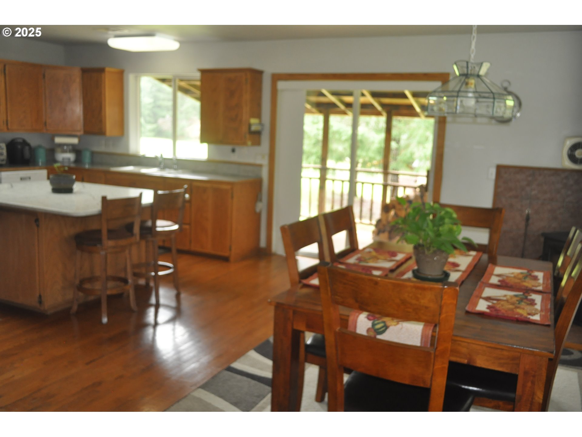 4215 Mt Reuben Road Glendale, OR 97442 - Photo 5 of 46