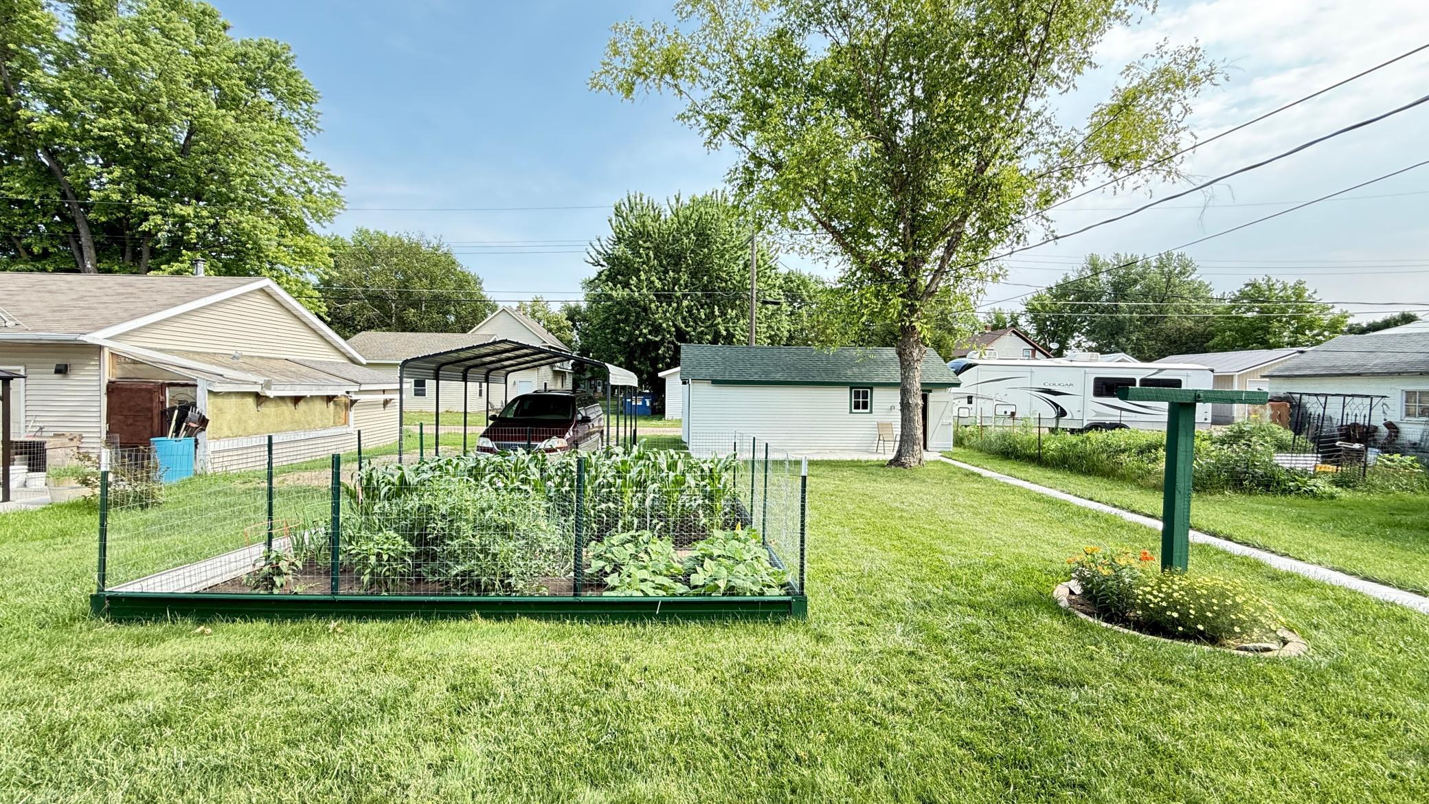 335 East Schlieman Avenue Appleton, MN 56208 - Photo 7 of 9