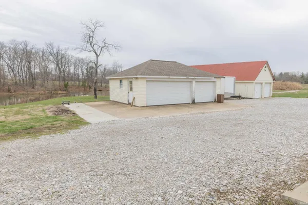 $1,600 | 5500 Big Cynthiana Road, Evansville, IN 47720