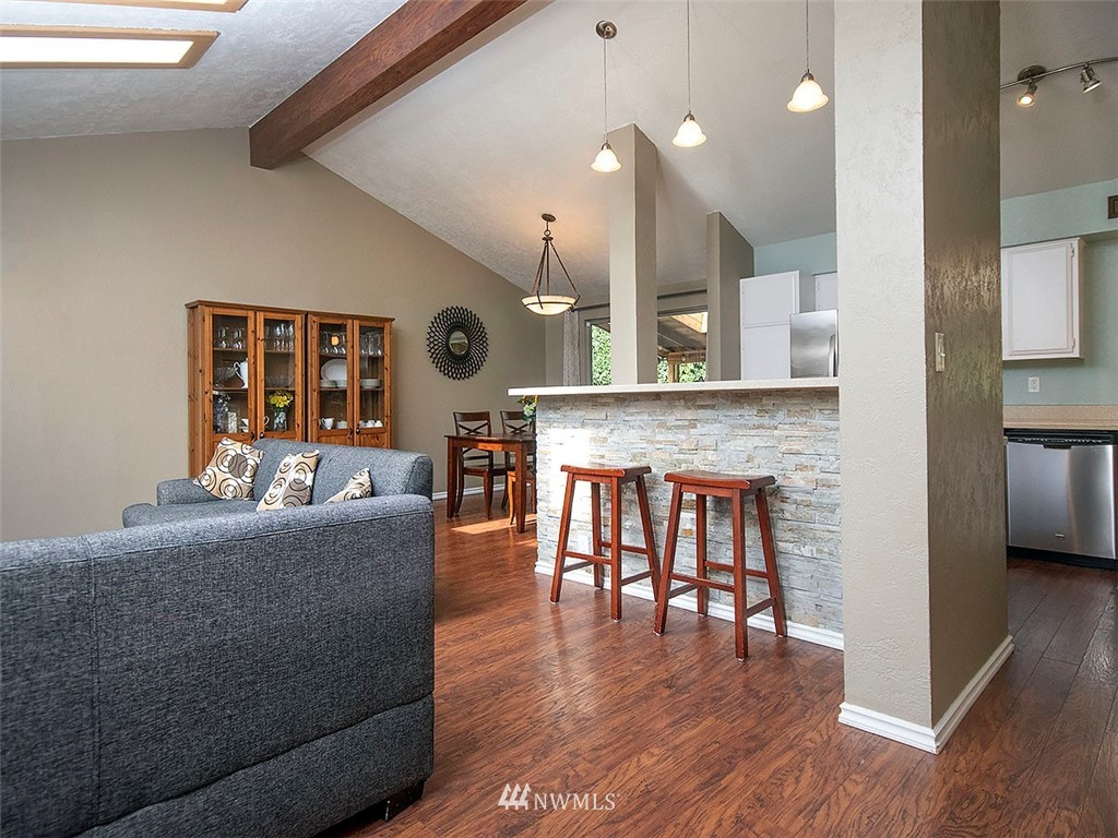 201 215th Street Southeast Bothell, WA 98021 - Photo 3 of 25