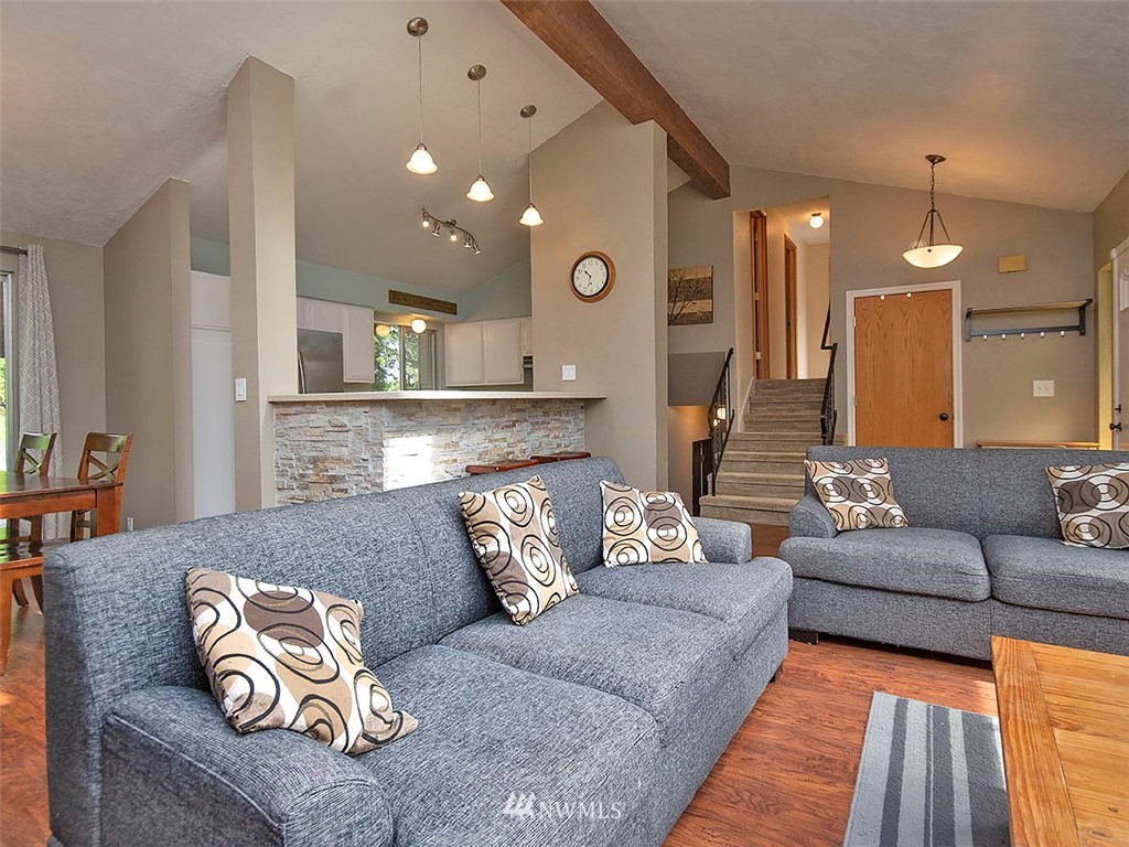 201 215th Street Southeast Bothell, WA 98021 - Photo 4 of 25
