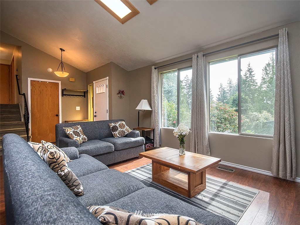 201 215th Street Southeast Bothell, WA 98021 - Photo 5 of 25