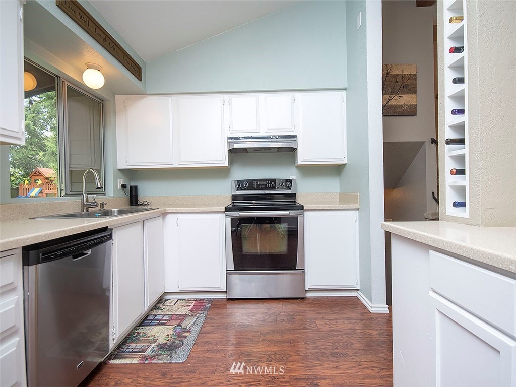 201 215th Street Southeast Bothell, WA 98021 - Photo 8 of 25