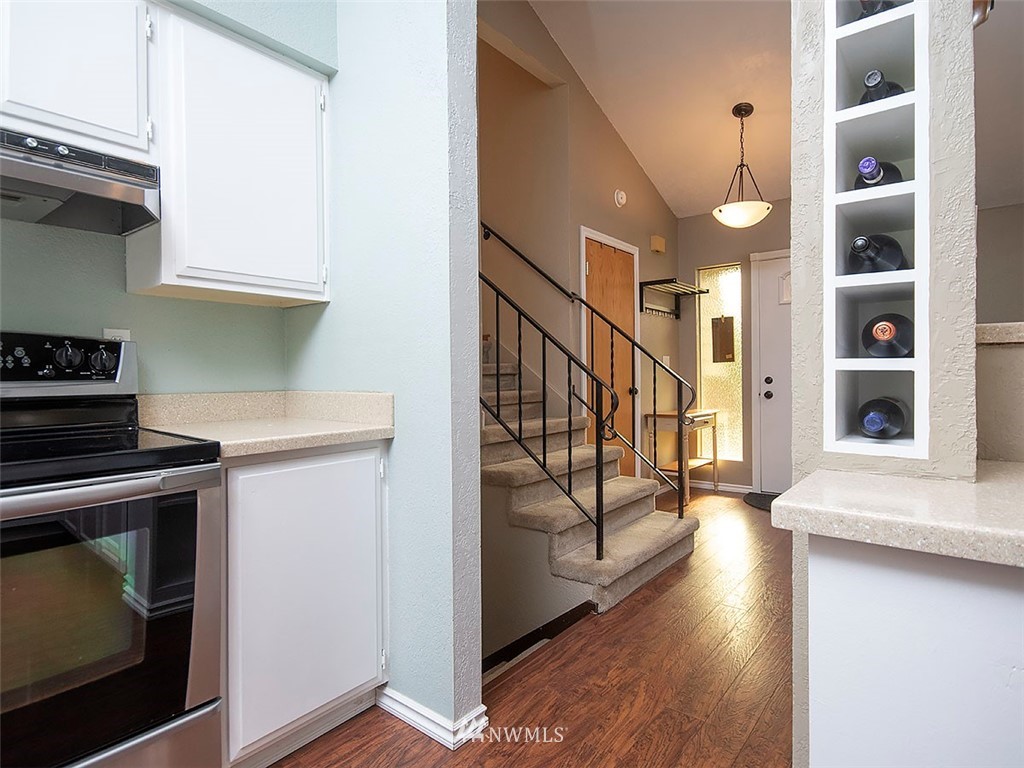 201 215th Street Southeast Bothell, WA 98021 - Photo 9 of 25