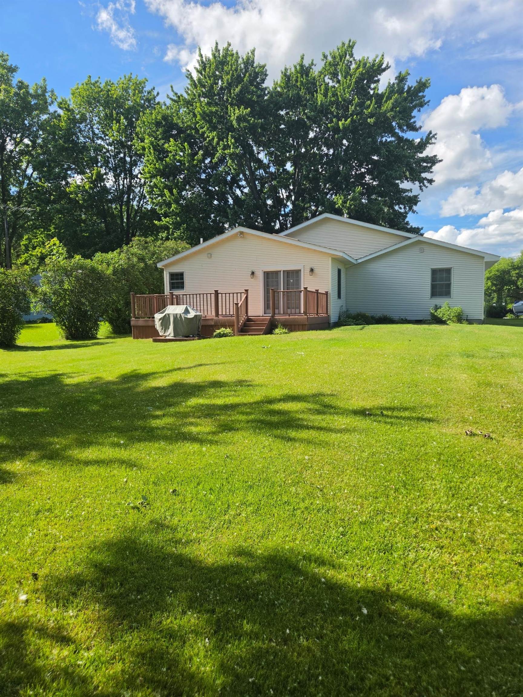 557 Townline Road Tawas City, MI 48763 - Photo 8 of 39 1947328-6bfa6950-341e-4566-adbf-ceef01f5b158.JPG