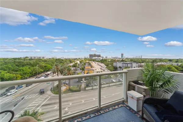 $167,500 | 13499 Biscayne Boulevard, Unit 703, North Miami, FL 33181
