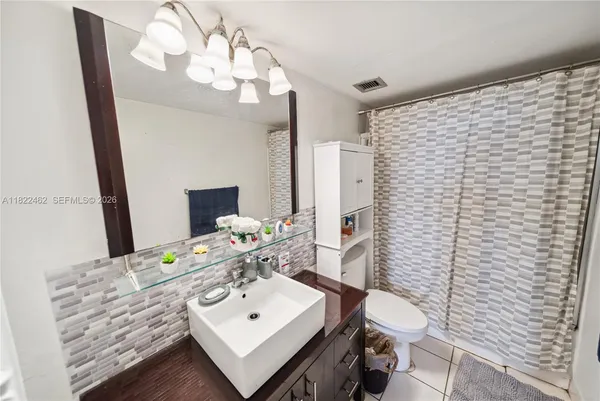 $167,500 | 13499 Biscayne Boulevard, Unit 703, North Miami, FL 33181