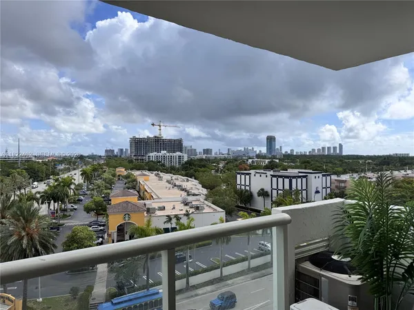 $167,500 | 13499 Biscayne Boulevard, Unit 703, North Miami, FL 33181