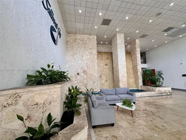$167,500 | 13499 Biscayne Boulevard, Unit 703, North Miami, FL 33181