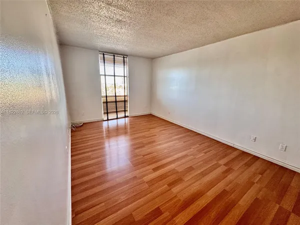 $167,500 | 13499 Biscayne Boulevard, Unit 703, North Miami, FL 33181