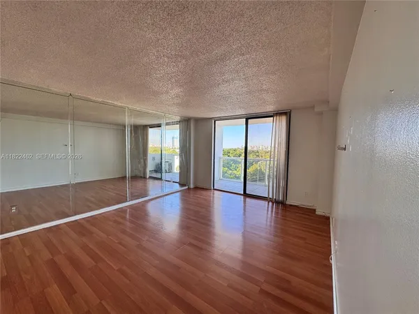 $167,500 | 13499 Biscayne Boulevard, Unit 703, North Miami, FL 33181
