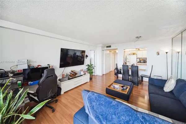 $167,500 | 13499 Biscayne Boulevard, Unit 703, North Miami, FL 33181