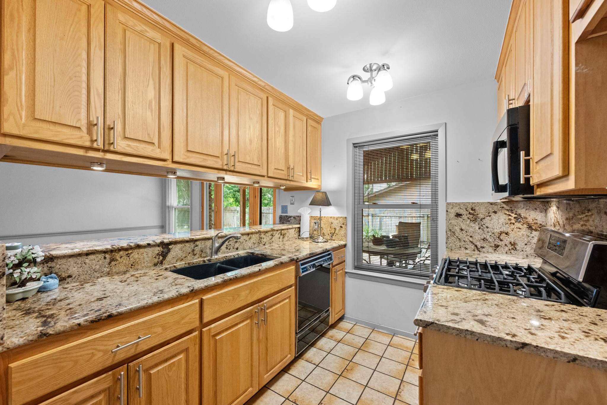 2506 Redleaf Lane Austin, TX 78745 - Photo 6 of 27 Kitchen