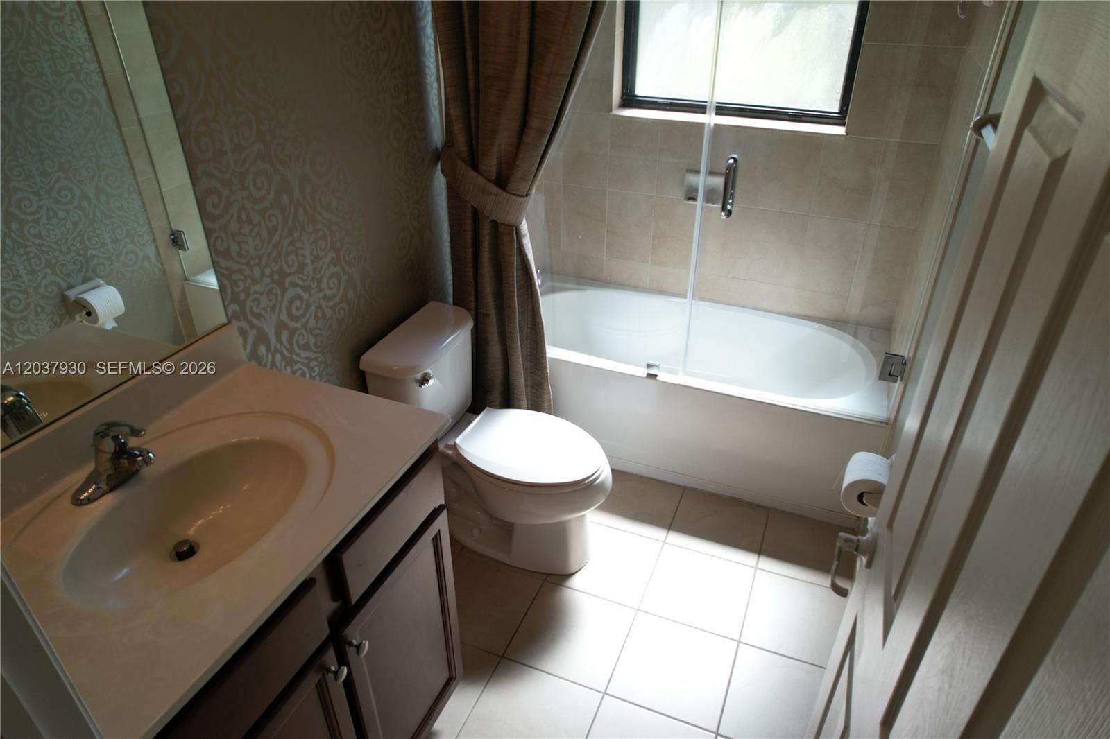 15404 Southwest 175th Street Miami, FL 33187 - Photo 11 of 27 Third Bath Room