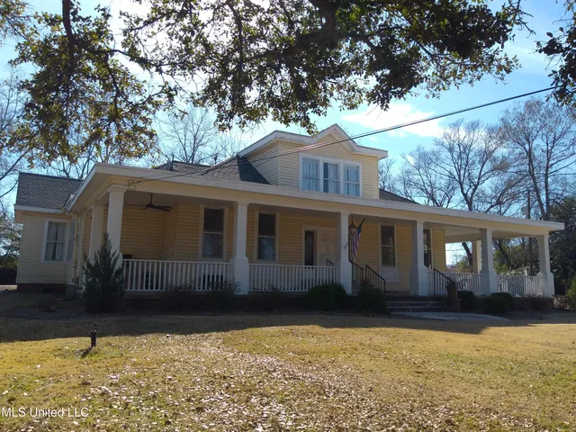 $257,500 | 1202 Bayou Drive, Indianola, MS 38751