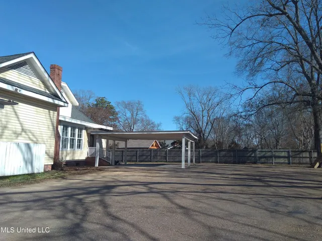 $257,500 | 1202 Bayou Drive, Indianola, MS 38751