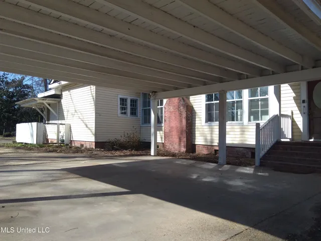 $257,500 | 1202 Bayou Drive, Indianola, MS 38751