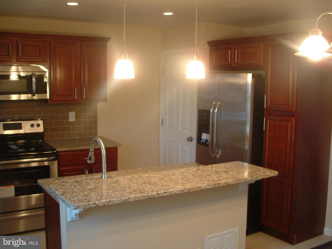 229 Southeastern Court Baltimore, MD 21221 - Photo 4 of 26 Kitchen