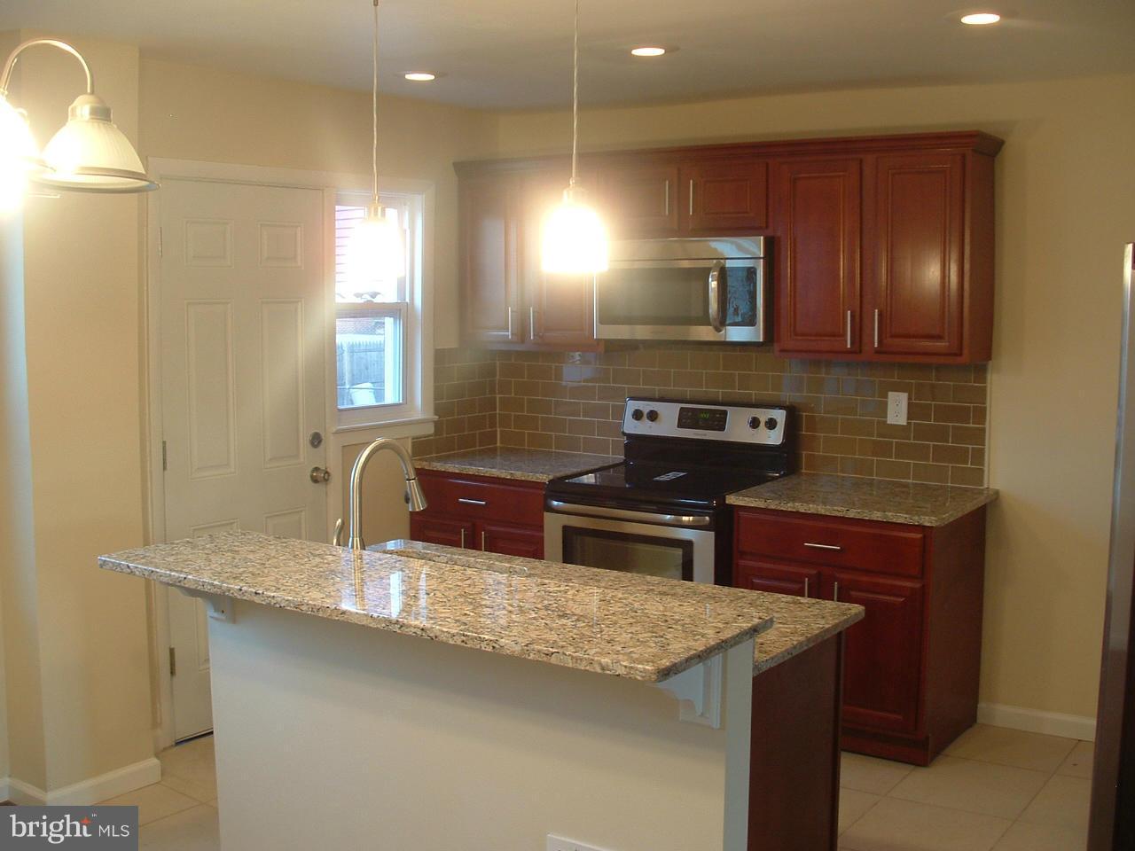 229 Southeastern Court Baltimore, MD 21221 - Photo 5 of 26 Kitchen