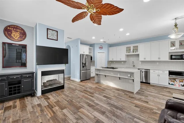 $575,000 | 3229 Gardner Oaks Lane, Lakeland, FL 33810