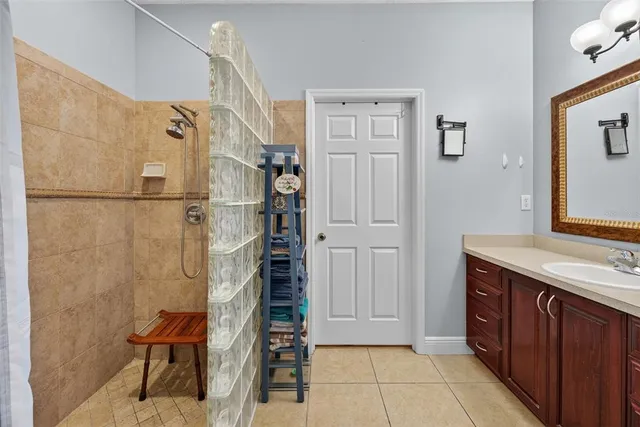 $575,000 | 3229 Gardner Oaks Lane, Lakeland, FL 33810