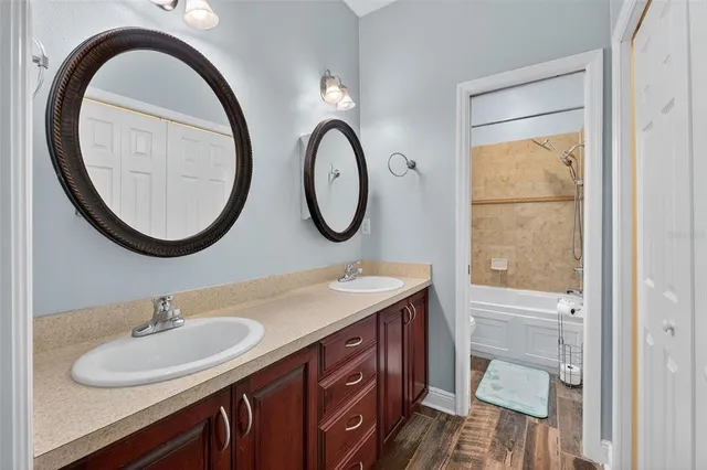 $575,000 | 3229 Gardner Oaks Lane, Lakeland, FL 33810