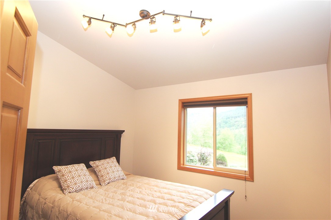 5453 Doran Road Acme, WA 98220 - Photo 10 of 25 Gallery Image 10