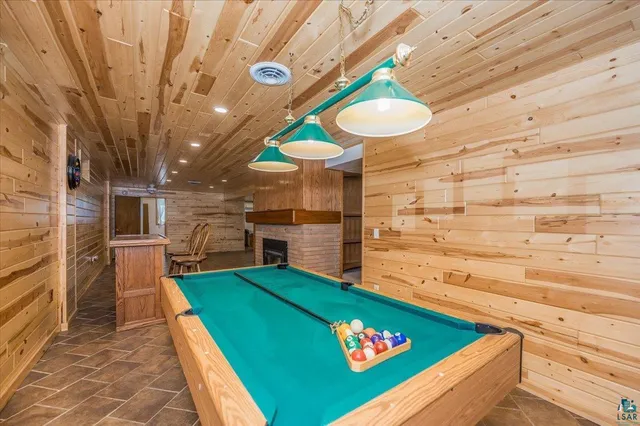 $495,000 | 9476 East Elm Road, Poplar, WI 54864