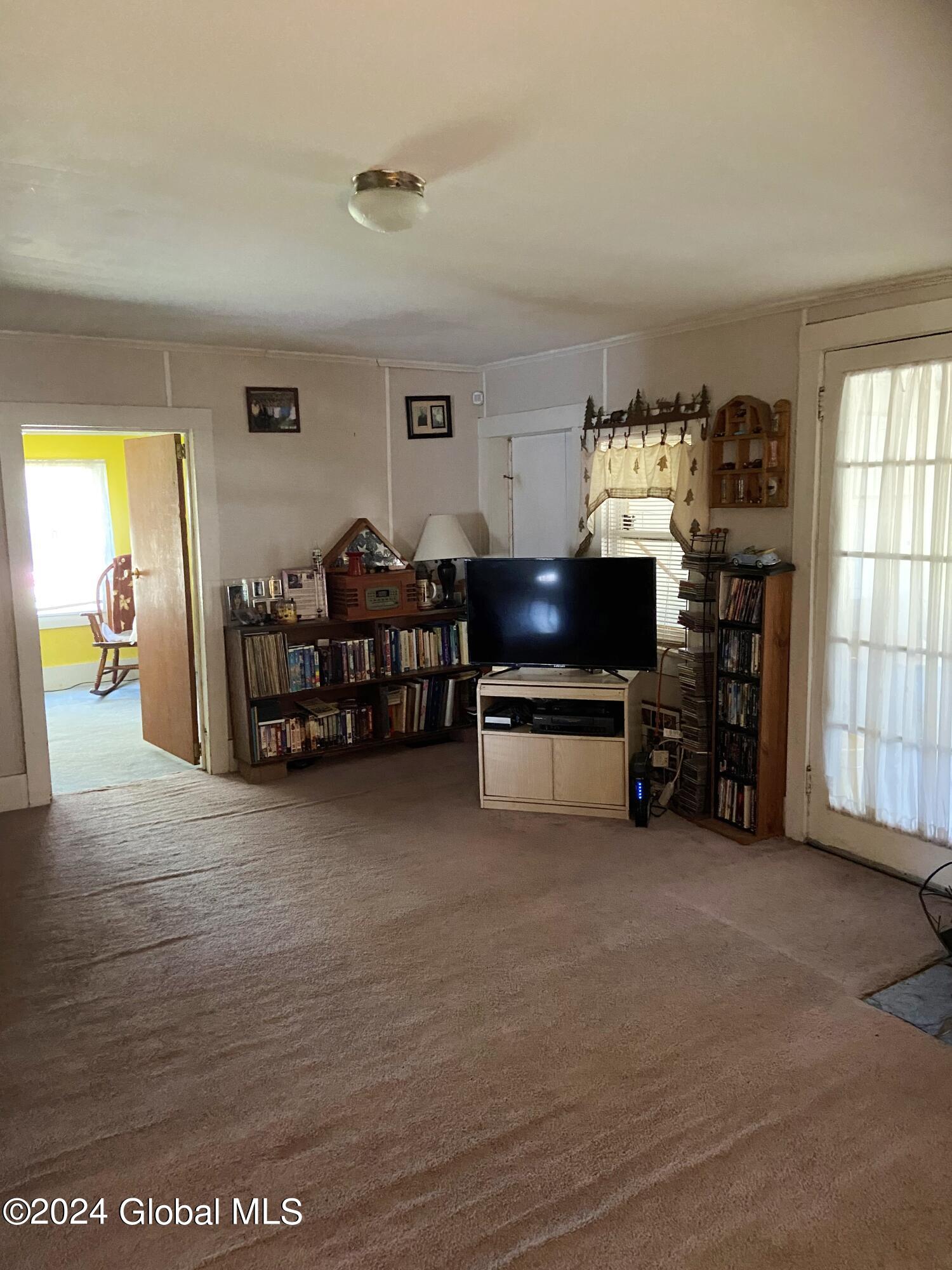 408 Reynolds Road Moreau, NY 12828 - Photo 10 of 26 10