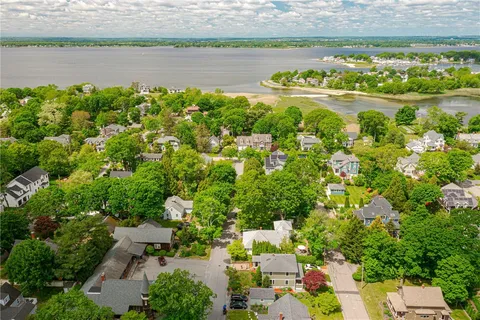 $999,000 | 21 2nd Street, Barrington, RI 02806