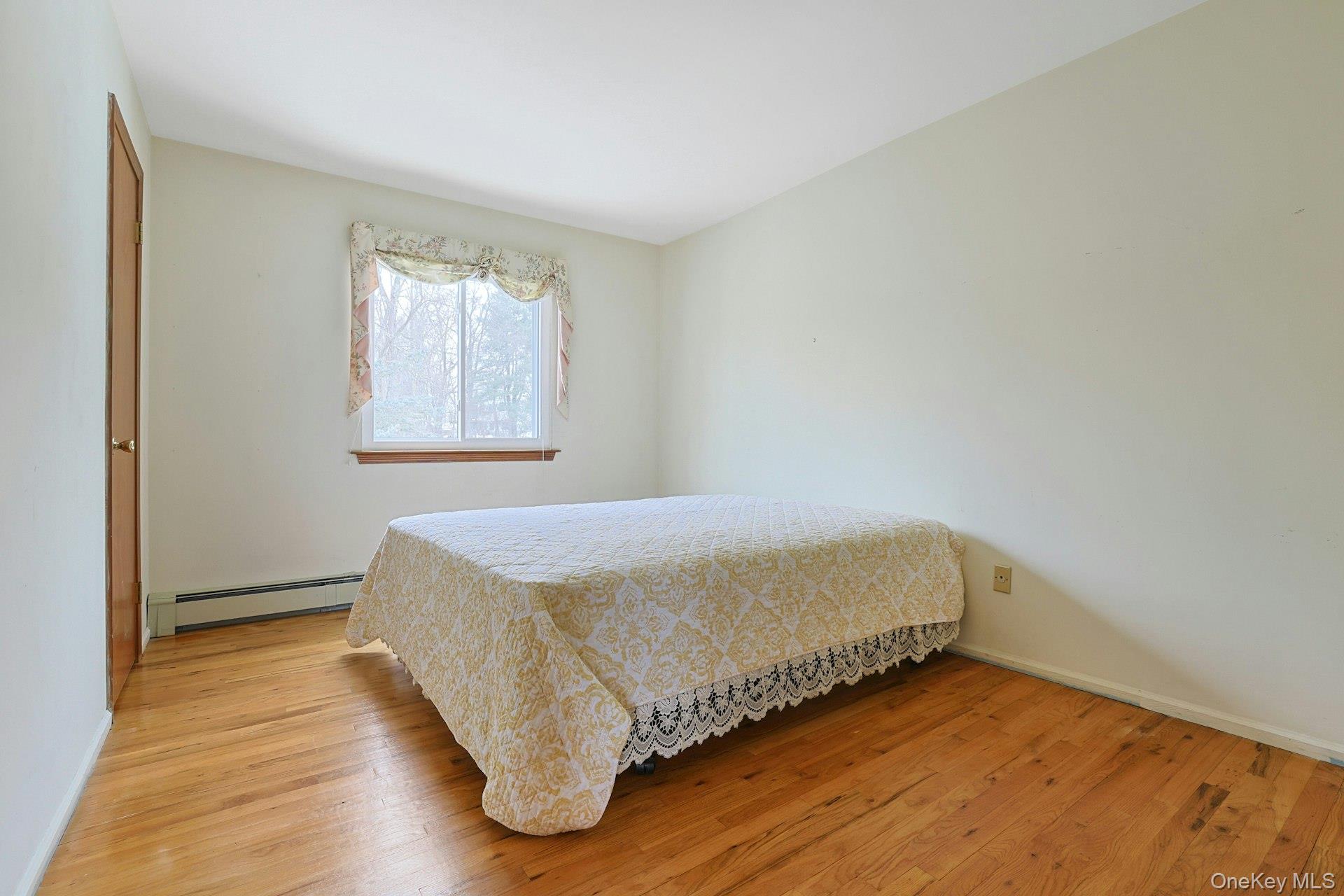 186 Rutledge Avenue Hawthorne, NY 10532 - Photo 19 of 37 2nd Bedroom