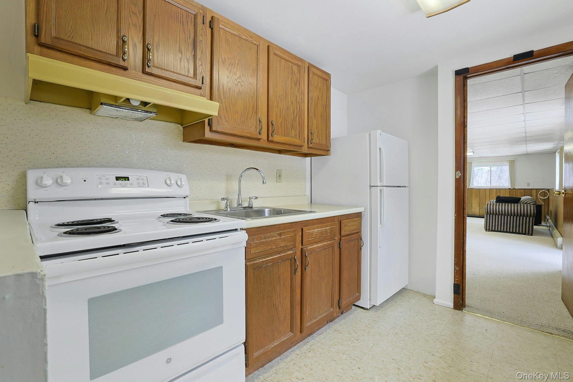 186 Rutledge Avenue Hawthorne, NY 10532 - Photo 23 of 38 Accessory Apartment Kitchen