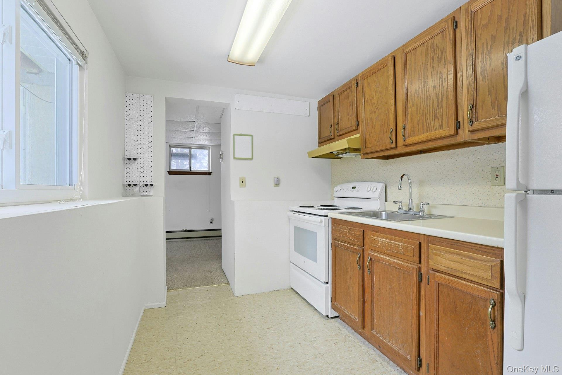 186 Rutledge Avenue Hawthorne, NY 10532 - Photo 24 of 38 Kitchen w/Door to Bedroom