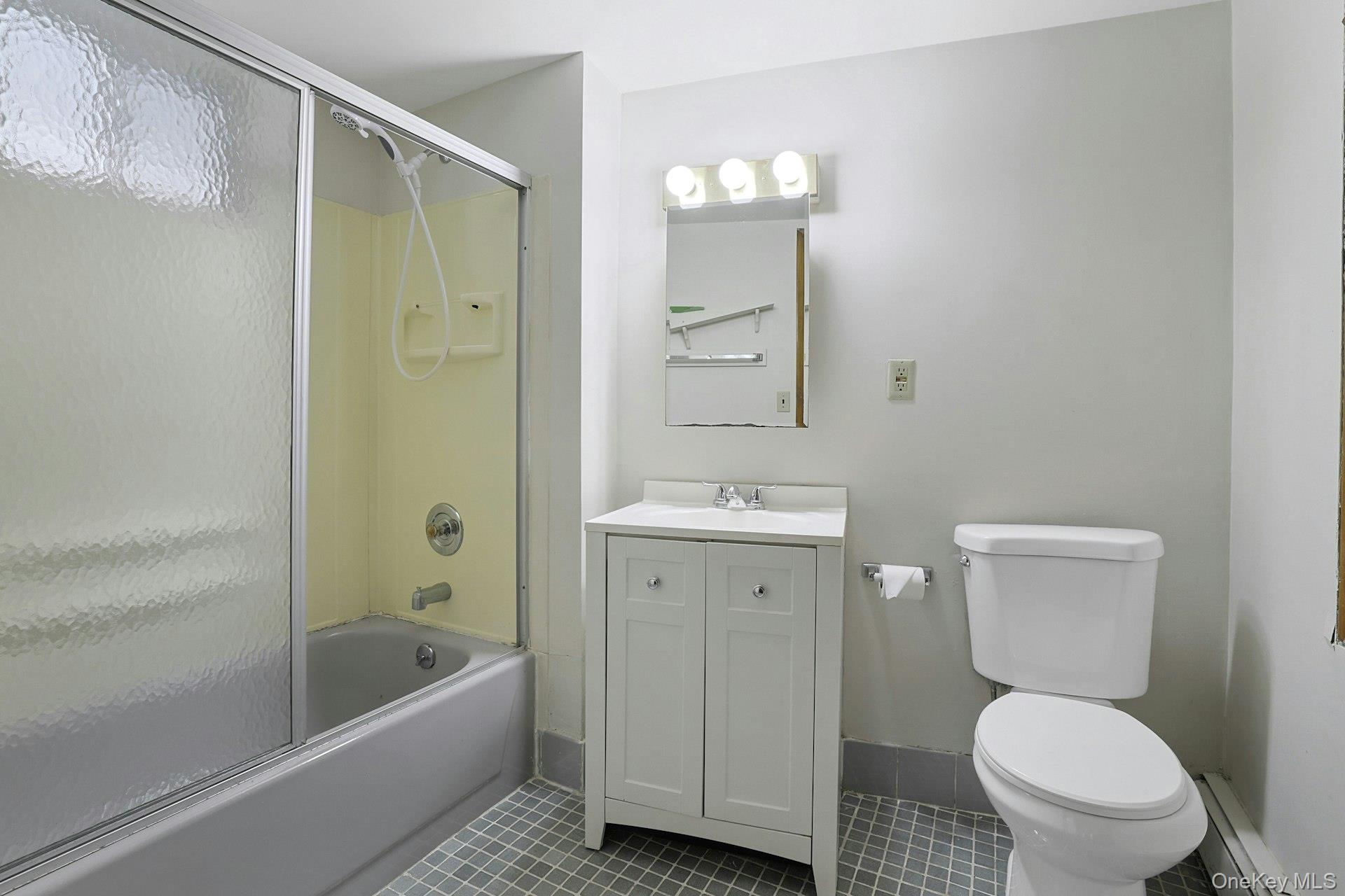 186 Rutledge Avenue Hawthorne, NY 10532 - Photo 27 of 37 Full Lower Level Bathroom
