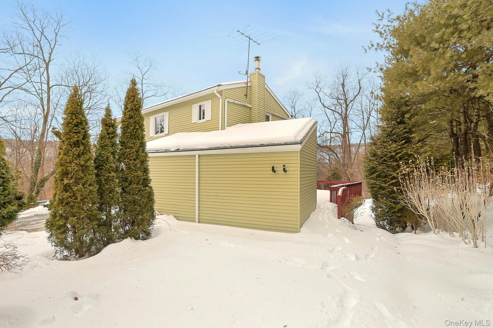 186 Rutledge Avenue Hawthorne, NY 10532 - Photo 32 of 37 Side Yard