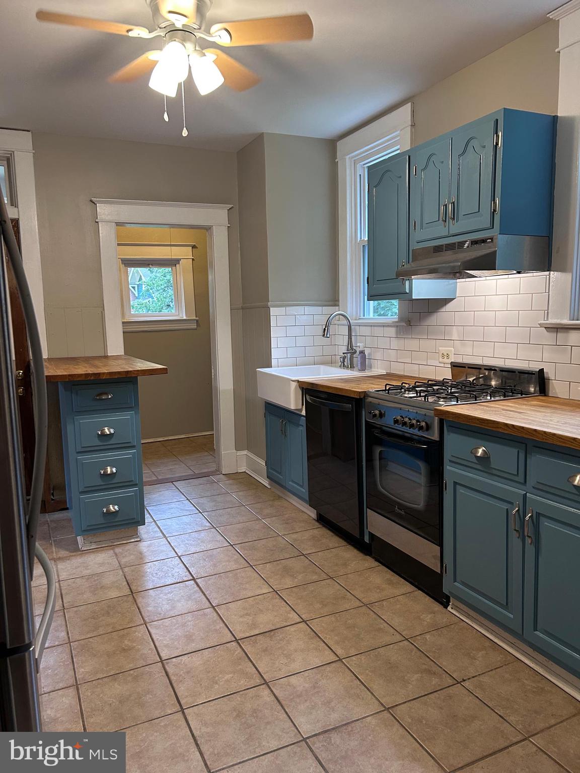 5108 Norwood Road Baltimore, MD 21212 - Photo 4 of 32 Kitchen