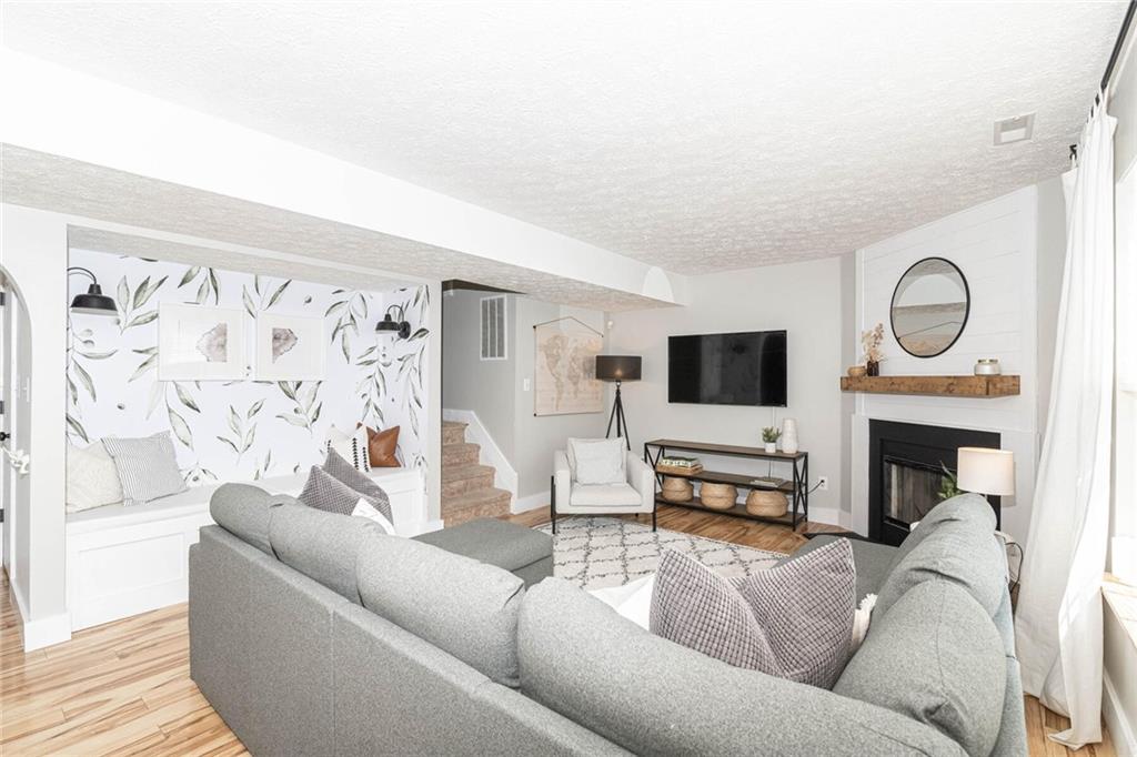 433 Zephyr Way Westfield, IN 46074 - Photo 2 of 36