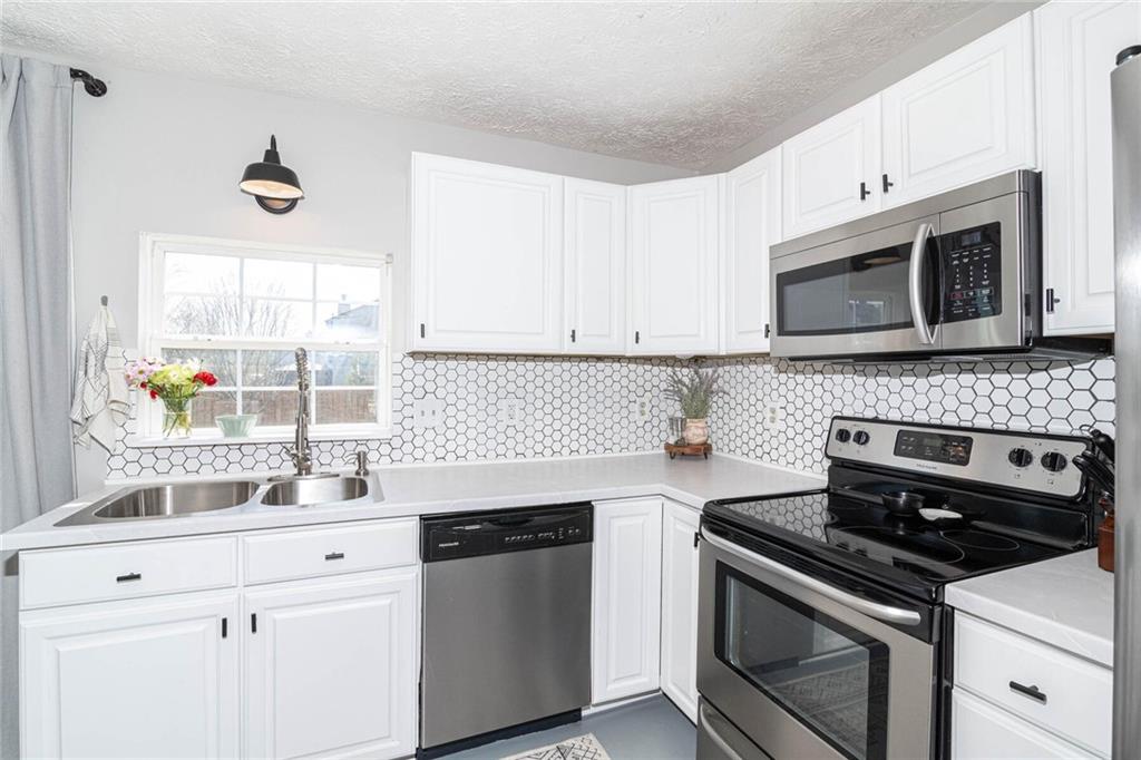 433 Zephyr Way Westfield, IN 46074 - Photo 12 of 36