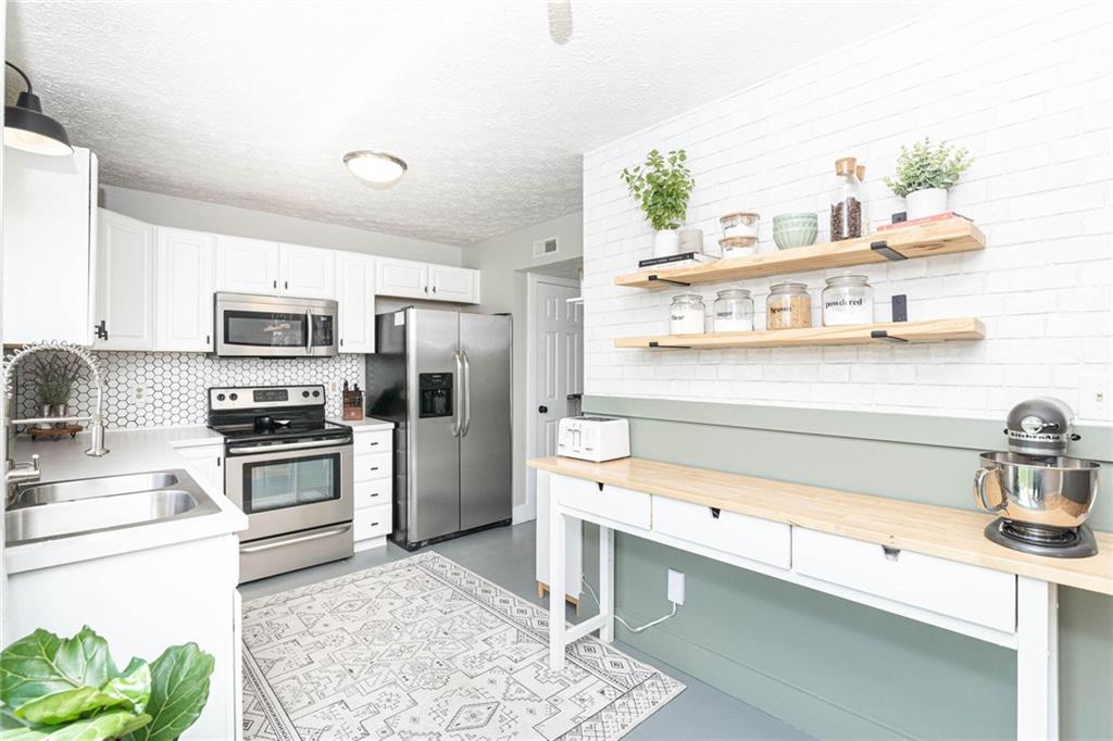 433 Zephyr Way Westfield, IN 46074 - Photo 14 of 36