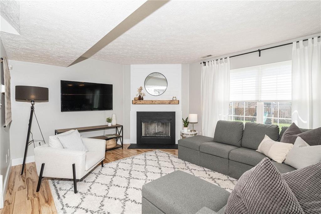 433 Zephyr Way Westfield, IN 46074 - Photo 4 of 36