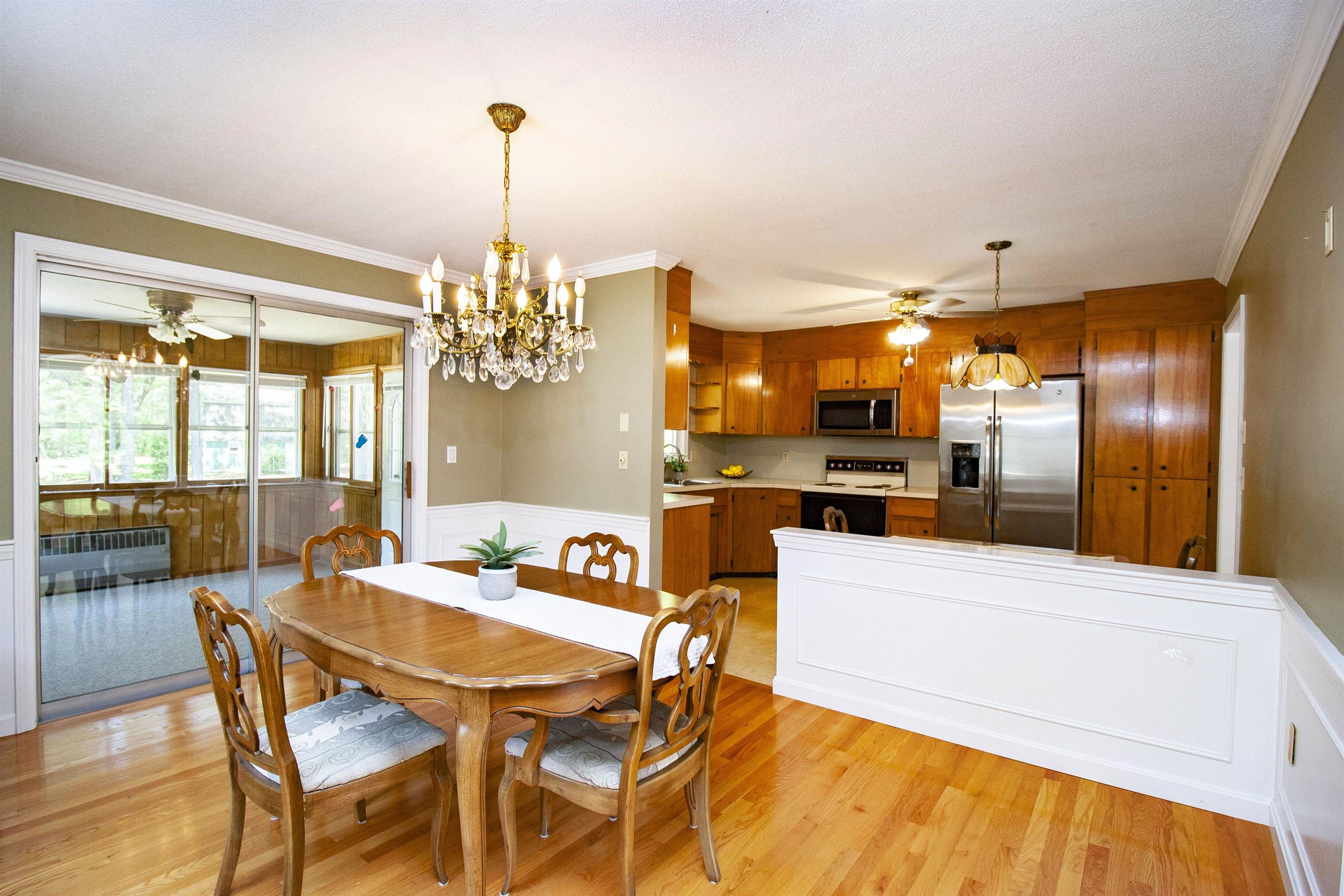 8 Hazen Road Bedford, NH 03110 - Photo 3 of 40 Gallery Image 3