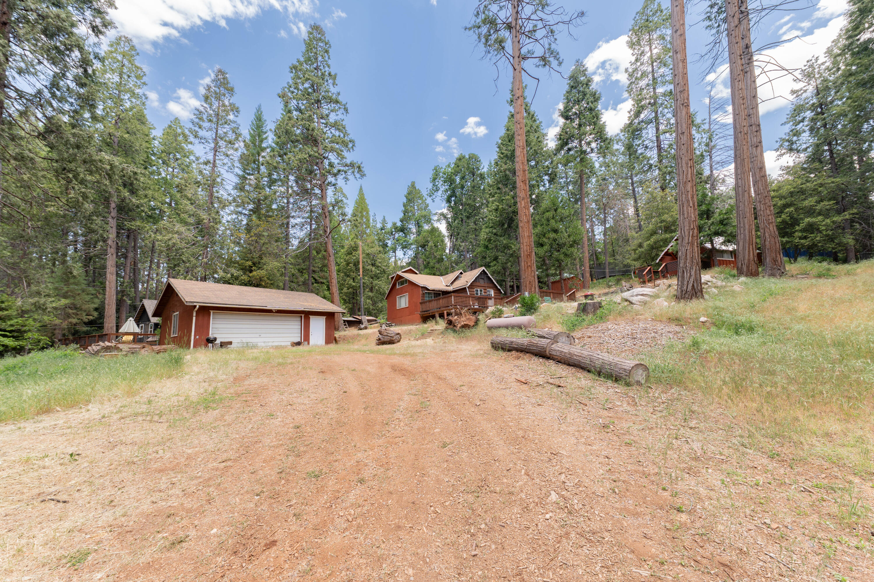 1998 Tienken Avenue Springville, CA 93265 - Photo 9 of 53 9