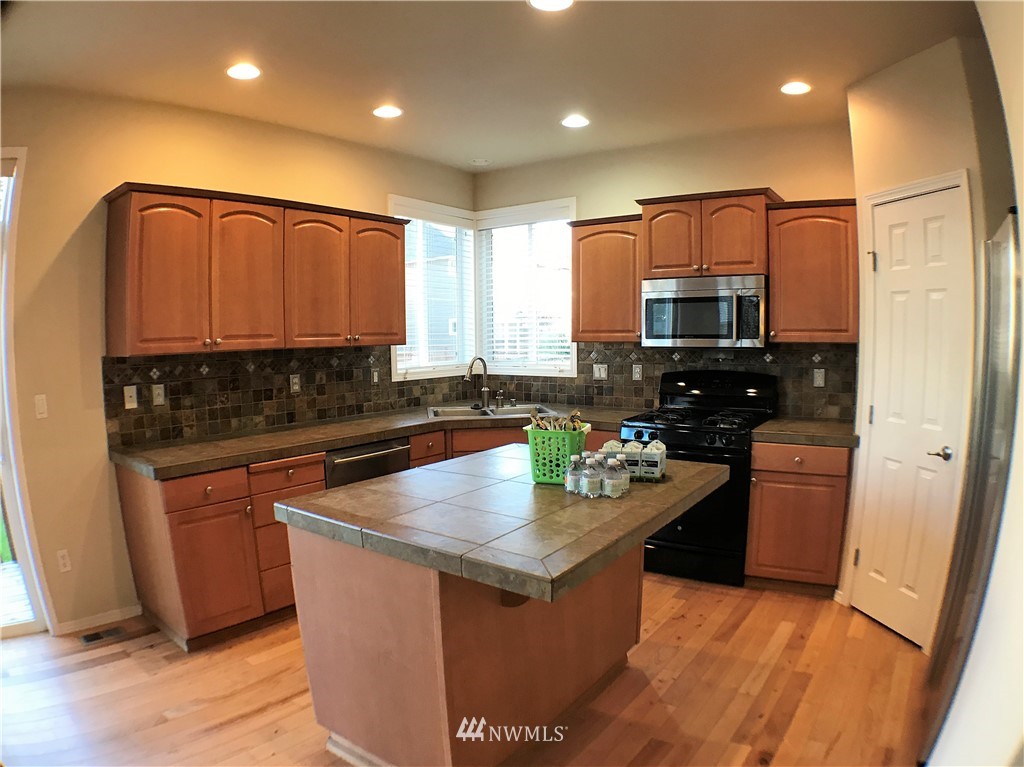 7124 Radius Loop Southeast Lacey, WA 98513 - Photo 10 of 22 Gallery Image 10
