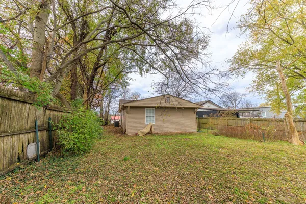 $2,300 | 891 West Sharpe Avenue, Nashville, TN 37206